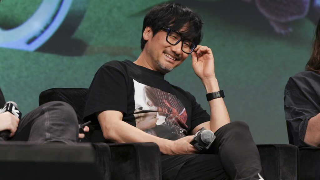 Hideo Kojima muốn bắt cả ma về để làm game cho chân thực, nhưng cũng sợ bị ám nên đã rủ Microsoft đi cúng bái- Ảnh 1.