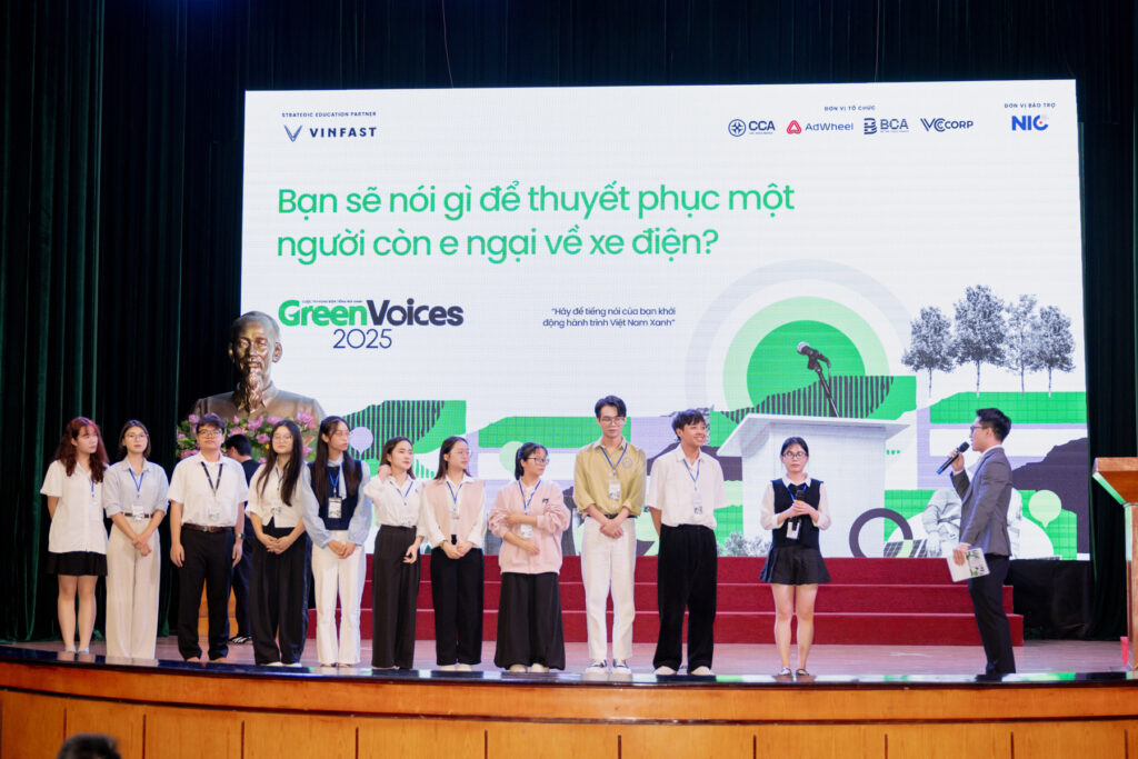 Lan tỏa tiếng n&oacute;i xanh c&ugrave;ng Green Voices tại điểm trường Học viện Ng&acirc;n h&agrave;ng